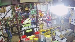 Shopkeeper in the Yellow is about to have a BAD TIME