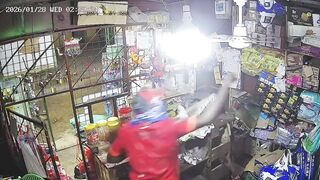 Shopkeeper in the Yellow is about to have a BAD TIME