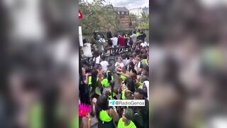 London annual Caribbean carnival: 8 people stabbed, 275 arrests