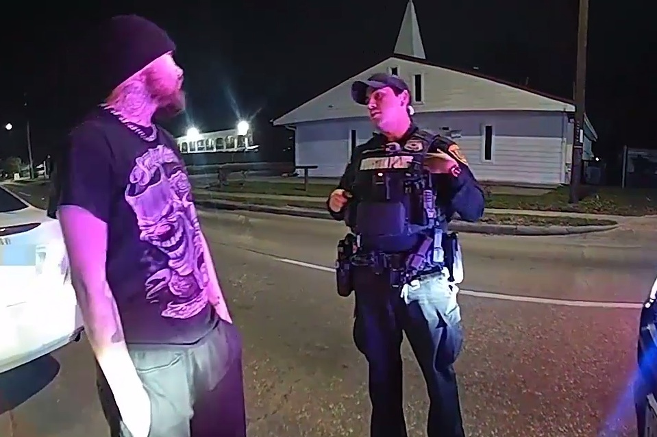 Armed man shot and killed by officer after suspicious person call, TEXAS