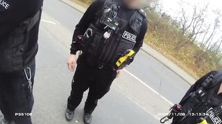 UK officer hangs from drug dealer’s car during arrest