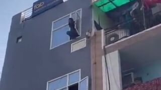 Valentine's Day: Terrifying Video Shows Young Woman Jumping From 4th Floor Of Hotel Room After Quarrel In Delhi's Vishwas Nagar