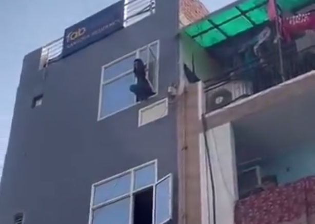 Valentine's Day: Terrifying Video Shows Young Woman Jumping From 4th Floor Of Hotel Room After Quarrel In Delhi's Vishwas Nagar