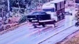 Driver dies after tow truck skids and crashes into semi-trailer on BR-364 in Mato Grosso.