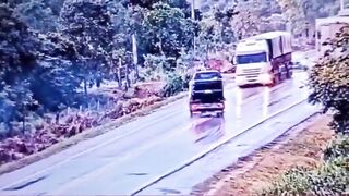 Driver dies after tow truck skids and crashes into semi-trailer on BR-364 in Mato Grosso.