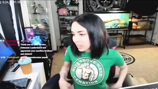 Pretty Gamer is Sick of Guys telling Her they want to "Smash" Tik-Tok time to Fu#k