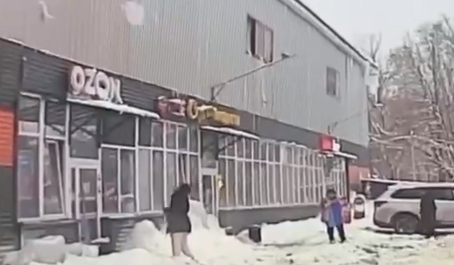 In Moscow a Girl saw it coming, but still got it (FULL VIDEO added)