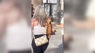 Hot Chicks in Seattle Brawl with 2 Black Guys....Hate Crime? Assault?