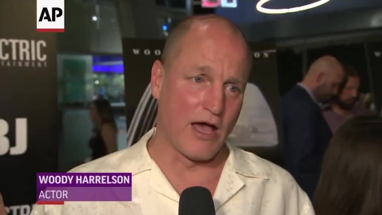 Woody Harrelson on Trump - "I wish there was a way to get rid of this son of a b*tch"