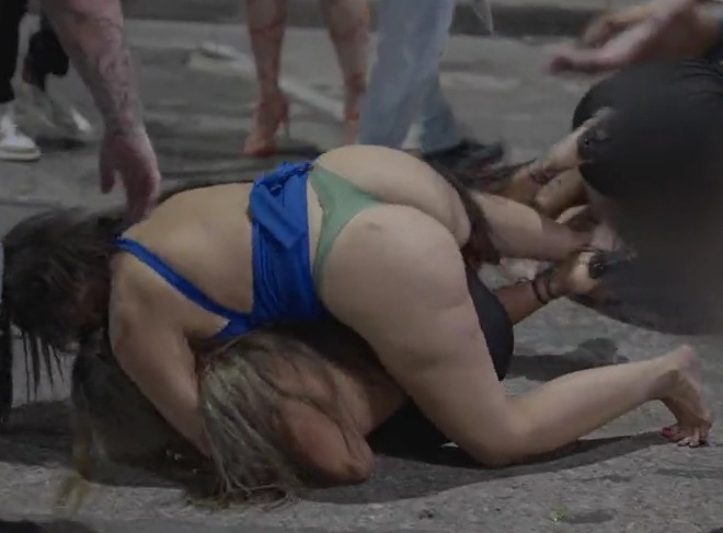 Chicks get into crazy brawl in TX