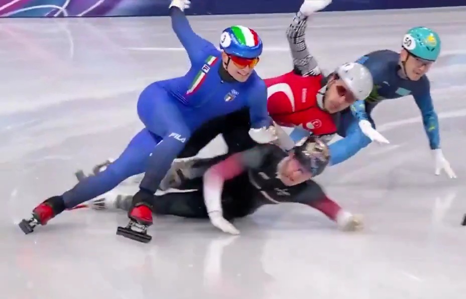 Kazakh’s shoe wins against Italian butt! Crazy finish. WOW.