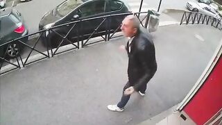French man fights off 3 immigrants trying to rob him.