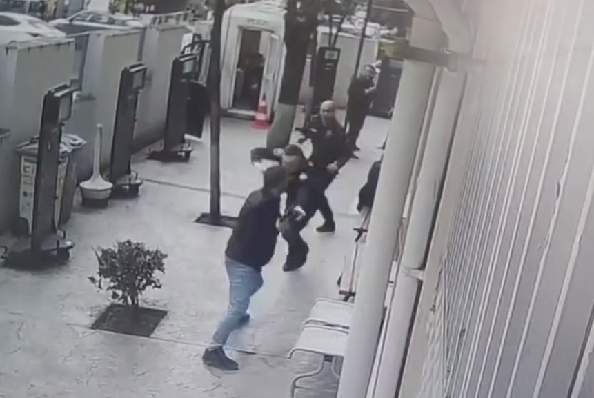 Man takes Police Officers Gun and does the Unthinkable