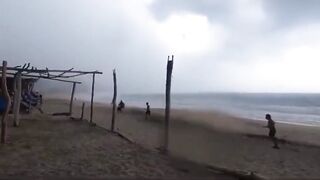 Crazy Moment a Couple Was Struck by Lightening Direct Hit on a Mexican Beach