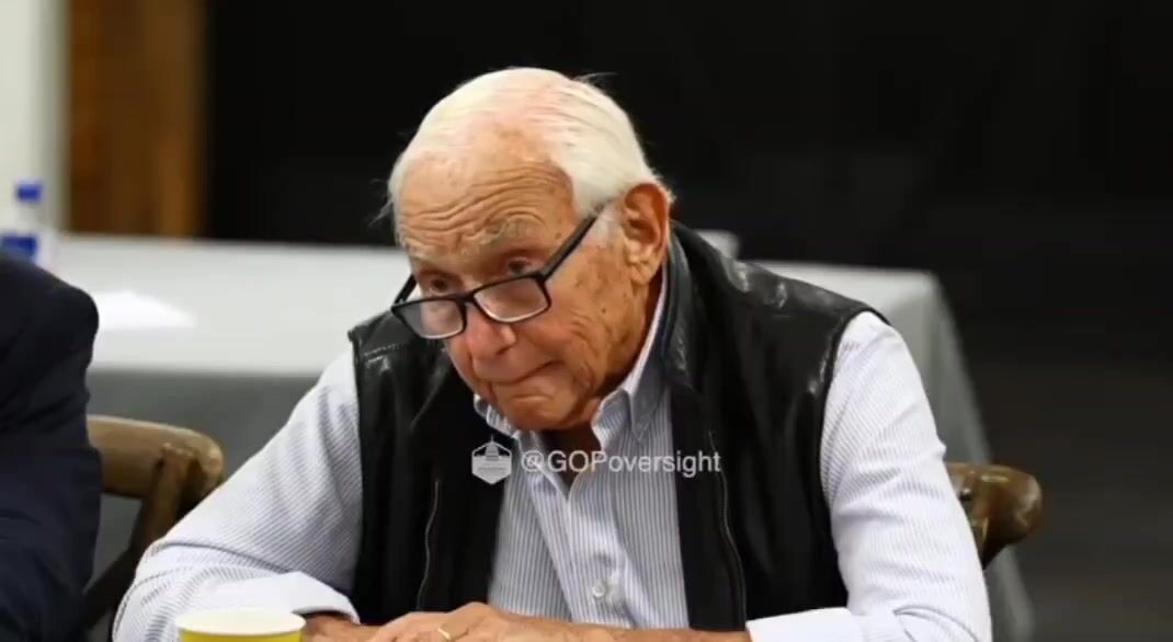 Les Wexner starts to laugh during his deposition when asked about the trafficking and