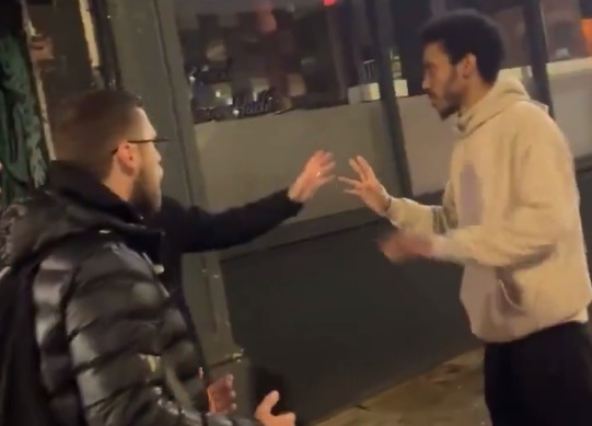 Man changes his mind mid-fight but he's not havin it