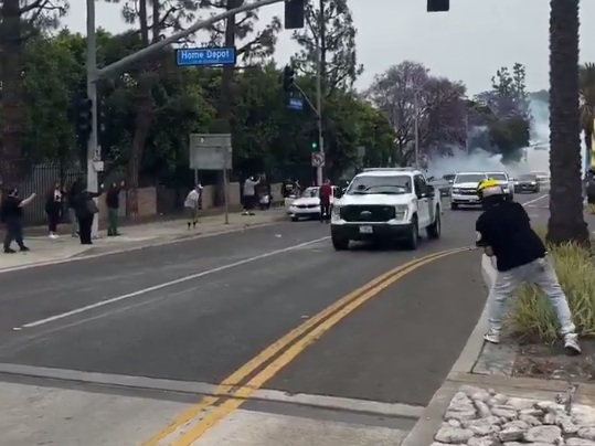 The domestic terrorist who threw bricks at federal immigration officials last year just pleaded guilty to felony assault on a federal officer. Max sentence? 20 years.