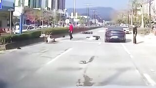Two Men stop in the middle of the Road. Safety warning for all TWW users