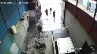 Worker gone after Falling from Roof with no protective Equipment