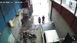 Worker gone after Falling from Roof with no protective Equipment