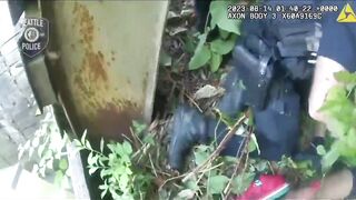 Swarm of Anti-Cop Wasps Attack Cops Trying to Detain Suspect.... Soros Funded Wasp Attack? Lol