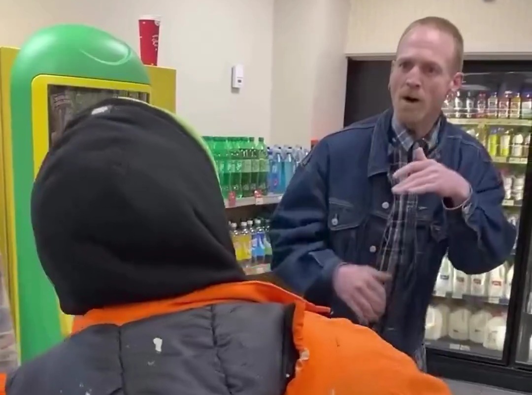 When you talk sh*t to the wrong person Fight breaks out in gas station