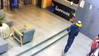 Daylight Bag Snatch Robbery at Sapphire Office