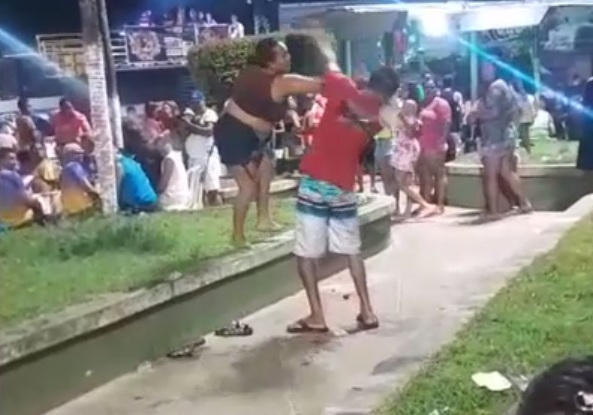 Man attacking Female gets Police Karma quickly. A fight between a couple ended with a man unconscious and injured.