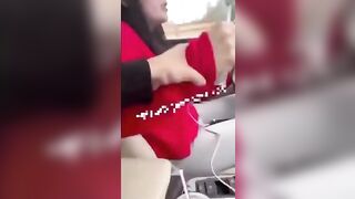 Guy Jumps Out Car because his Gf is Stabbing Him