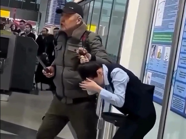 Knife to the flight attendant’s throat, she’s crying and screaming for her mama when a random (or not so random) passenger says, “my turn,” trades spots, strips the blade, and drops the punk with police.