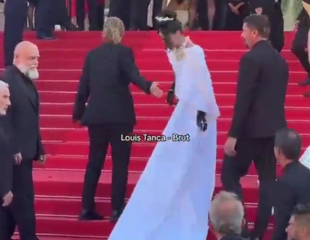 Watch this Dress that Security WOULD NOT ALLOW Dominican actress Massiel Taveras was prevented from showing her cape with an image of Jesus on the Cannes red carpet.
