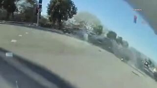 LA: Red-Light Wreck Turns Vio*ent” Multi-Car Crash Escalates to Fight and Taser Arrest