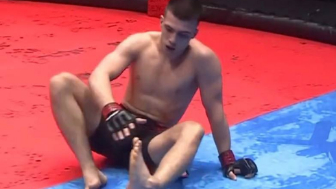 Russian fighter suffers gruesome leg break during victory celebration