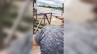 Upper Amazon: Huallaga River flooding causes shipwreck and missing farmer