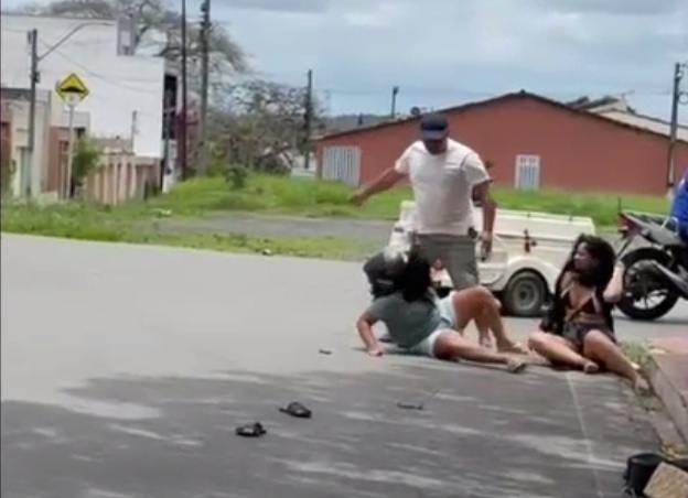 Cheating Woman fights Wife then Husband shows up