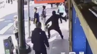 Man randomly stabbed in the back in San Francisco Chinatown