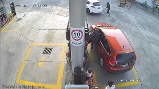 Crime in Mexico? No way. Mexico In 30 seconds, armed men steal a truck from a family with children at a gas station in Veracruz