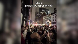 Gen-Zers were spotted worshipping Jesus in the streets of New York City.