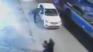 Thug Killed instantly by Civilian with Gun (With Commentary)