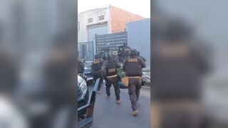 Who was the suspect who died in a shootout with police during a pool party in Esteban Echeverría?