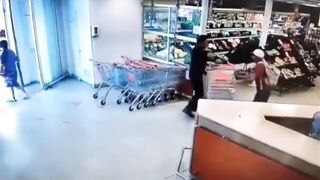 Shoplifter Gets Taken Out With a Perfectly Thrown 2 Liter Soda!