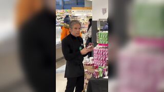 Ben Stiller tries promoting his soda brand in a grocery store while most customers co