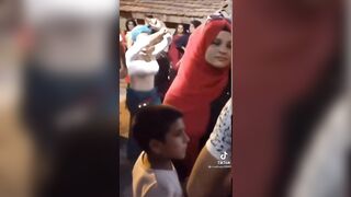 Who said Muslim Girls aren't Sexy, Watch this Turkish Girl Dance