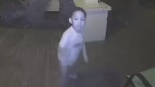 Louisiana woman wakes up to find a toddler wearing only a diaper ringing her doorbell