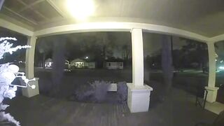 Louisiana woman wakes up to find a toddler wearing only a diaper ringing her doorbell