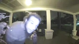 Louisiana woman wakes up to find a toddler wearing only a diaper ringing her doorbell