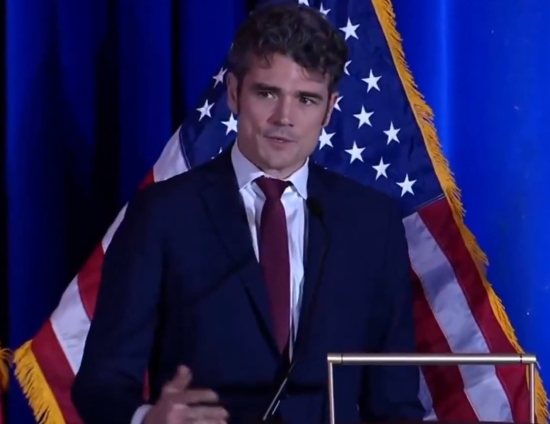 The crowd ROARS as Joe Kent revealed why "in good conscience" he could not send our young men and women to fight in a war that was not in America's best interest.