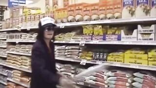 Look What Fame did to Michael Jackson, in 2003 he had to Close a Supermarket, Just to Feel How it feels to go Grocery Shopping