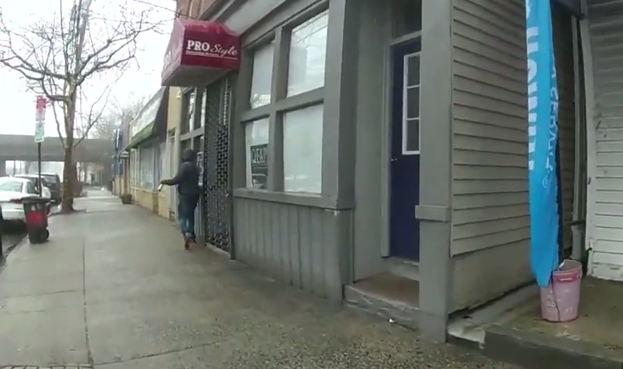 BODYCAM: Police arrest man after smashing windows with axe in New Haven
