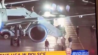 JUST NOW: US President Joe Biden fell down the Stairs of a Plane again in Poland